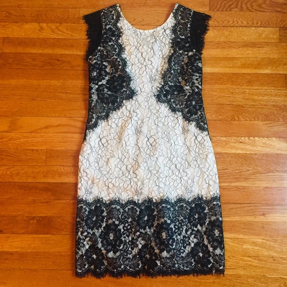 A Pea in the Pod Maternity Lace Dress 🎉HOST PICK 🎉❤️🍼👶🏼 - Picture 4 of 7